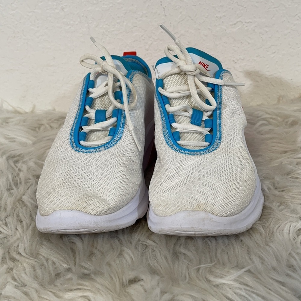 NIKE AIR MAX MOTION 2 RUNNING Size 7 - Picture 6 of 11